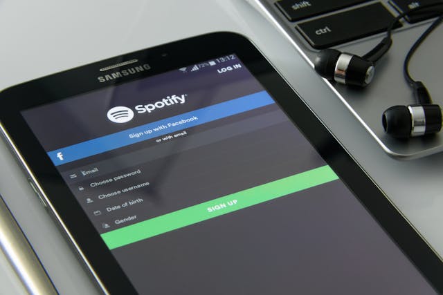 smartphone spotify